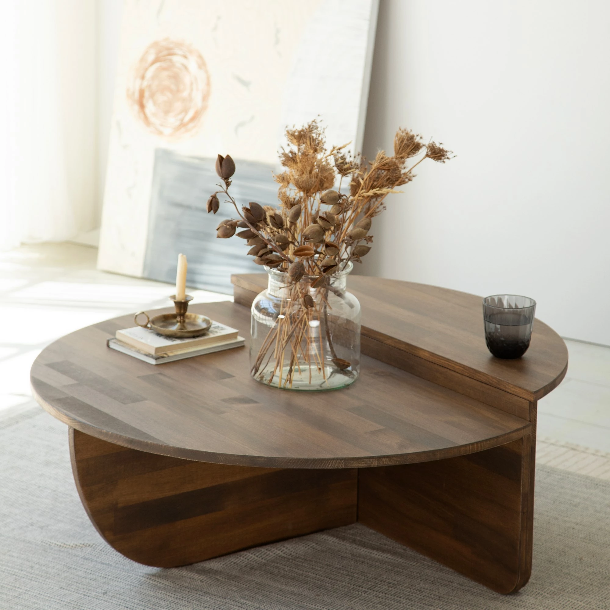 Set tavolinash kafeje Hanah Home, dru podium, ngjyrë arre