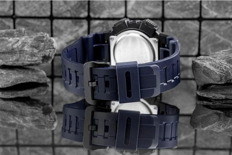 Orë dore për meshkuj CASIO, e zezë