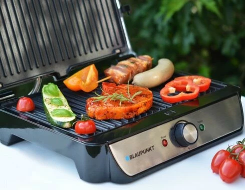 Grill elektrik Blaupunkt GRS701, tavolinë, 2000W, pllaka jo-ngjitëse, inox/zi
