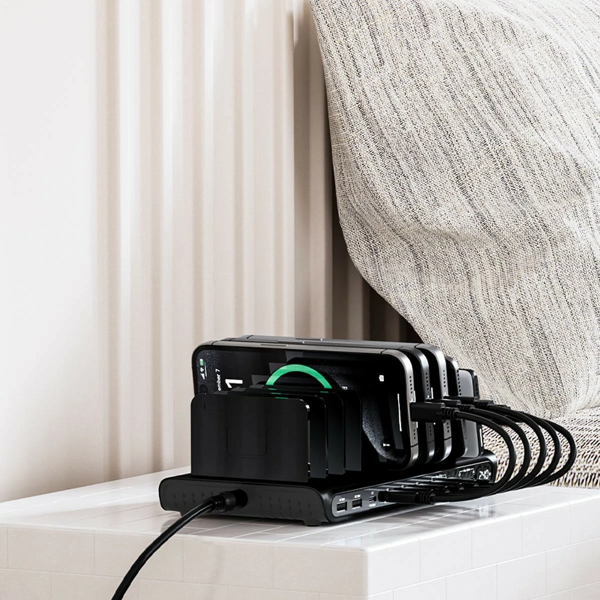 Stacion karikimi Unitek 10 porta, USB-C/USB-A, 240W, e zezë