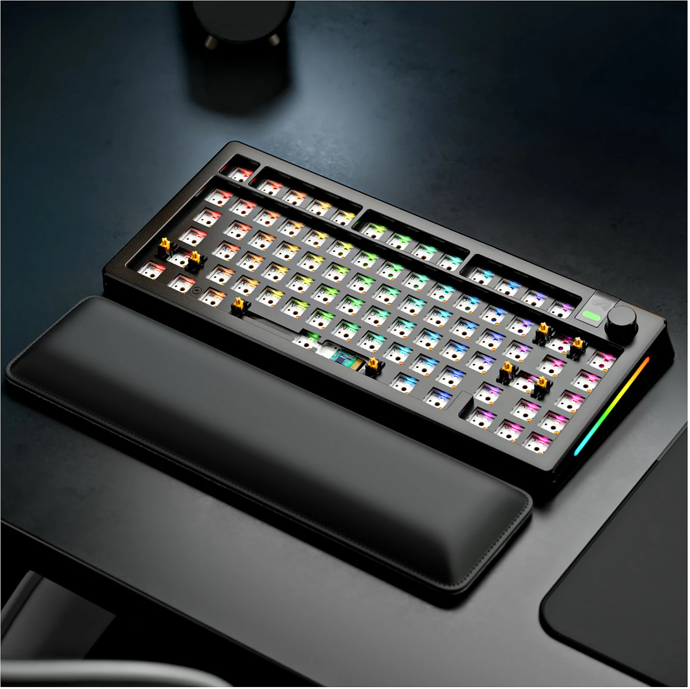 Tastierë gaming Glorious GMMK 3 Pro 75%, barebone, ANSI, RGB, e zezë