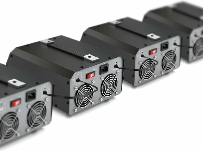 Karikues SkyRC PC1080, 1080W, për bateri LiPo, për dronë, i zi