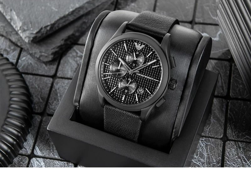 Orë dore me byzylyk për meshkuj Emporio Armani, të zeza