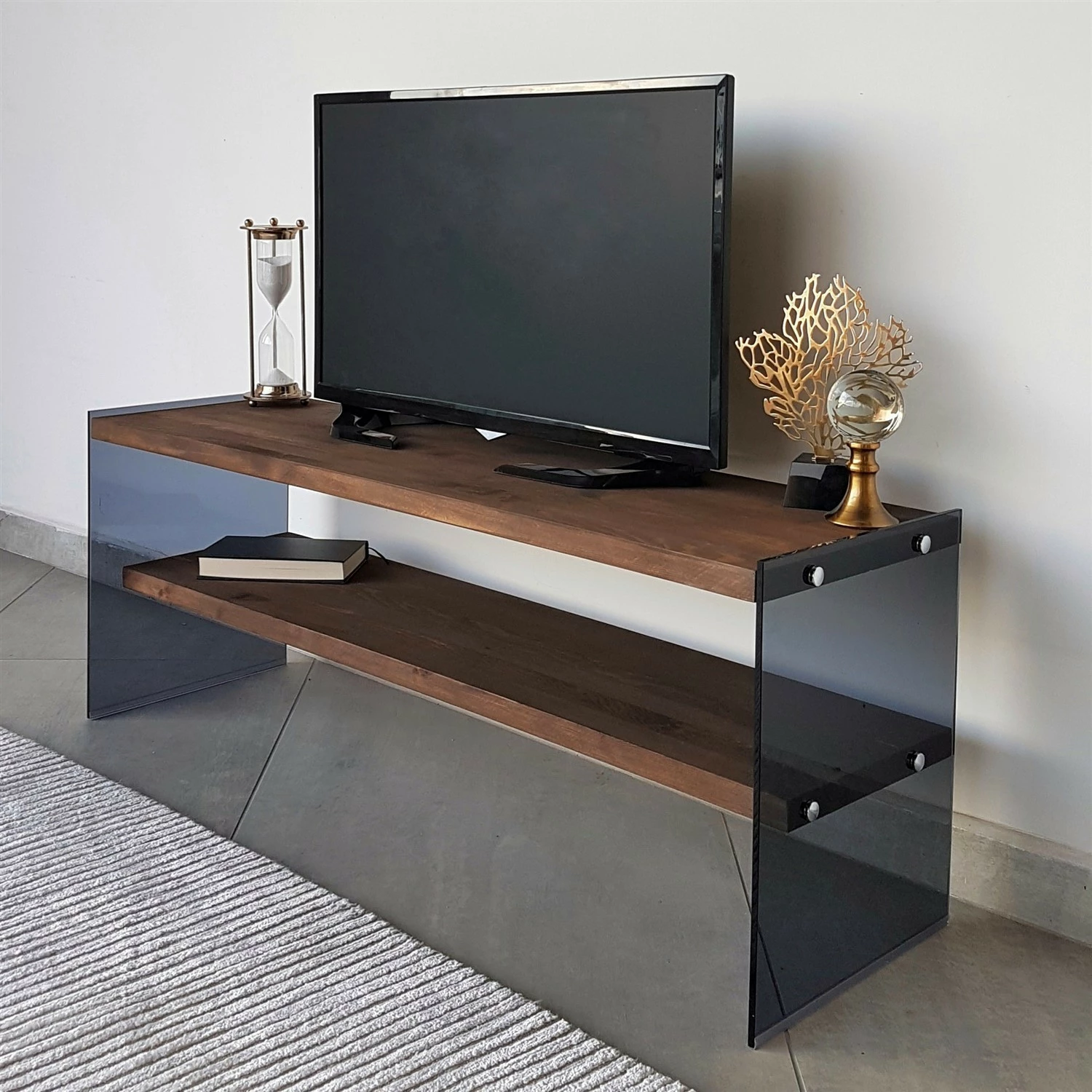Komodë TV Hanah Home, TV100, ngjyrë arre, xham i temperuar, 120x45x35cm