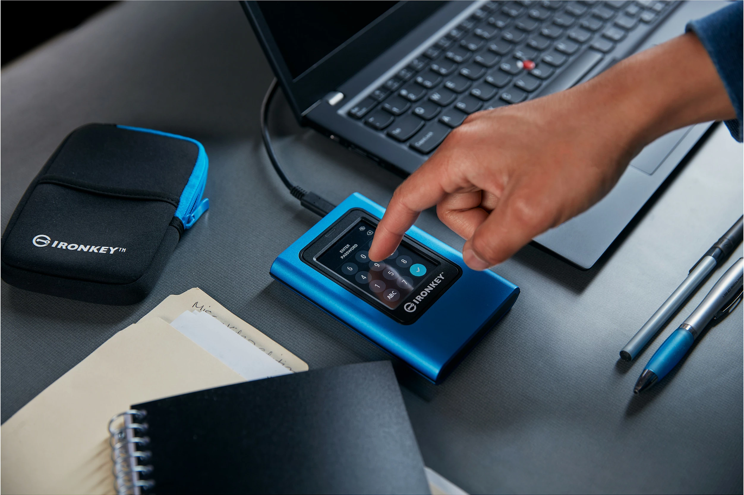 SSD i jashtëm Kingston IronKey Vault Privacy 80, 960GB, USB Type-C, Blu