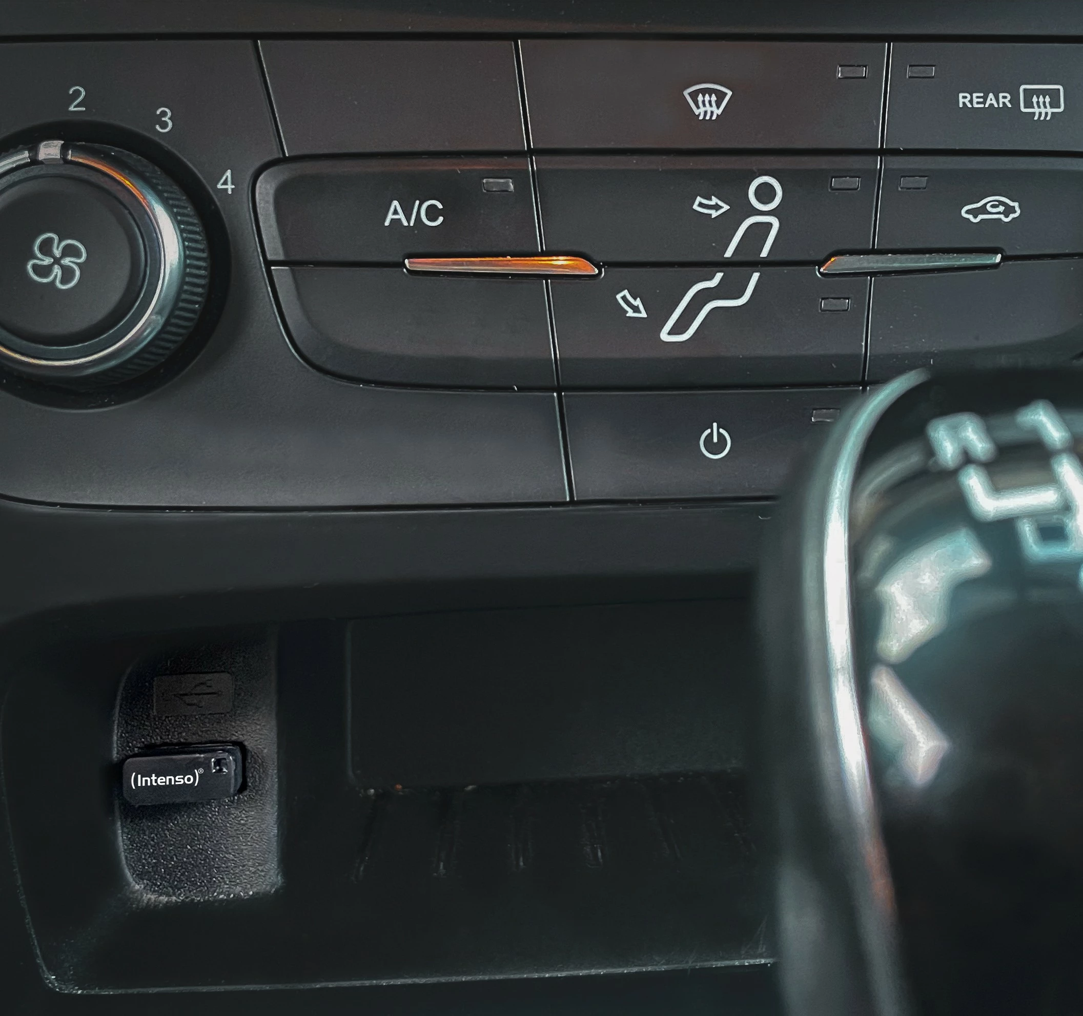 USB flash Intenso Slim Line 128GB, USB 3.2, e zezë