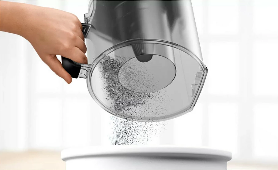 Fshesë me korrent Bosch Serie 6 BGC41XSIL, 700 W, pa qese, 2.4 L, e zezë