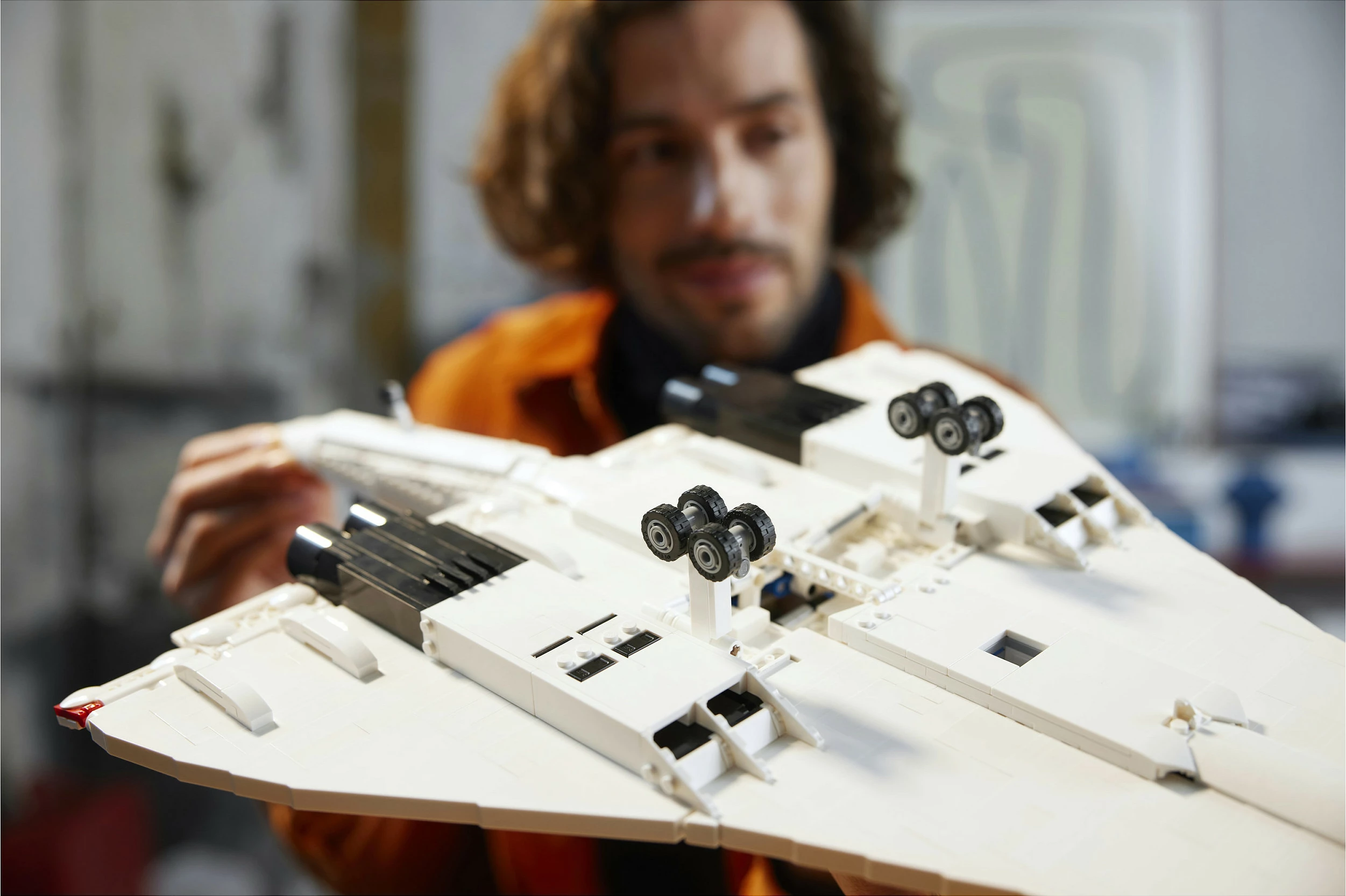 Set ndërtimi LEGO ICONS Concorde, 2083 pjesë, shumëngjyrësh