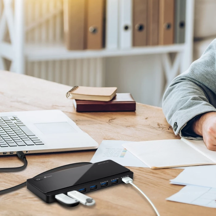 Hub USB TP-LINK UH700 V5, 7-port USB 3.0 (deri 5 Gb/s), me adaptor rryme, i zi, set