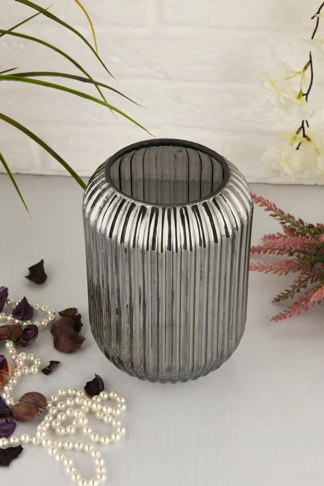 Vazo dekorative prej qelqi, ngjyrë fume, Aberto Design Line D20F, 10x20x10cm