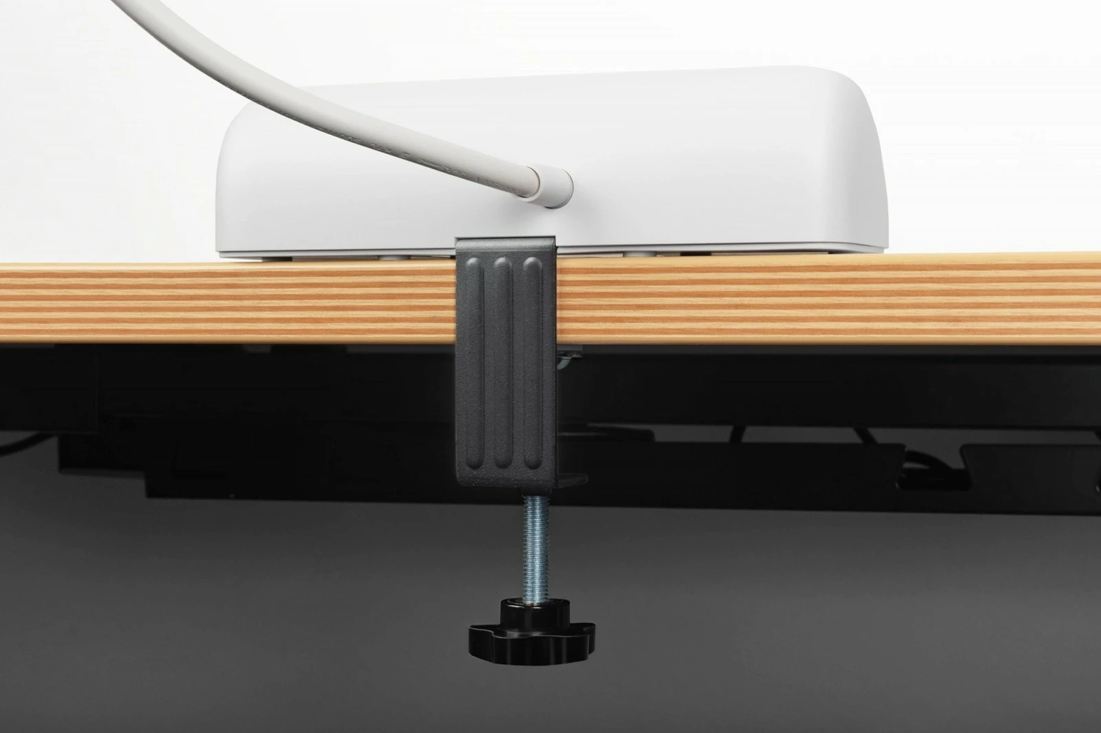 Zgjatues tavoline, Digitus DA-70626, 3 prize Schuko + 2x USB-A 12W + USB-C 30W, kapëse për tavolinë, kabllo 1.5m, e bardhë