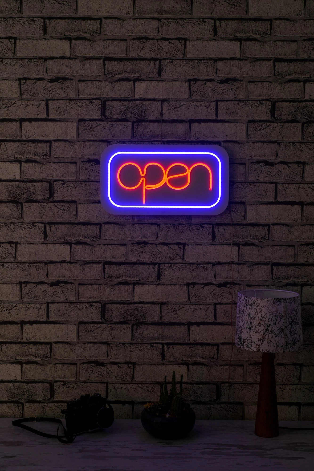Dritë dekorative LED plastike, OPEN, ngjyrë kaltër-kuqe