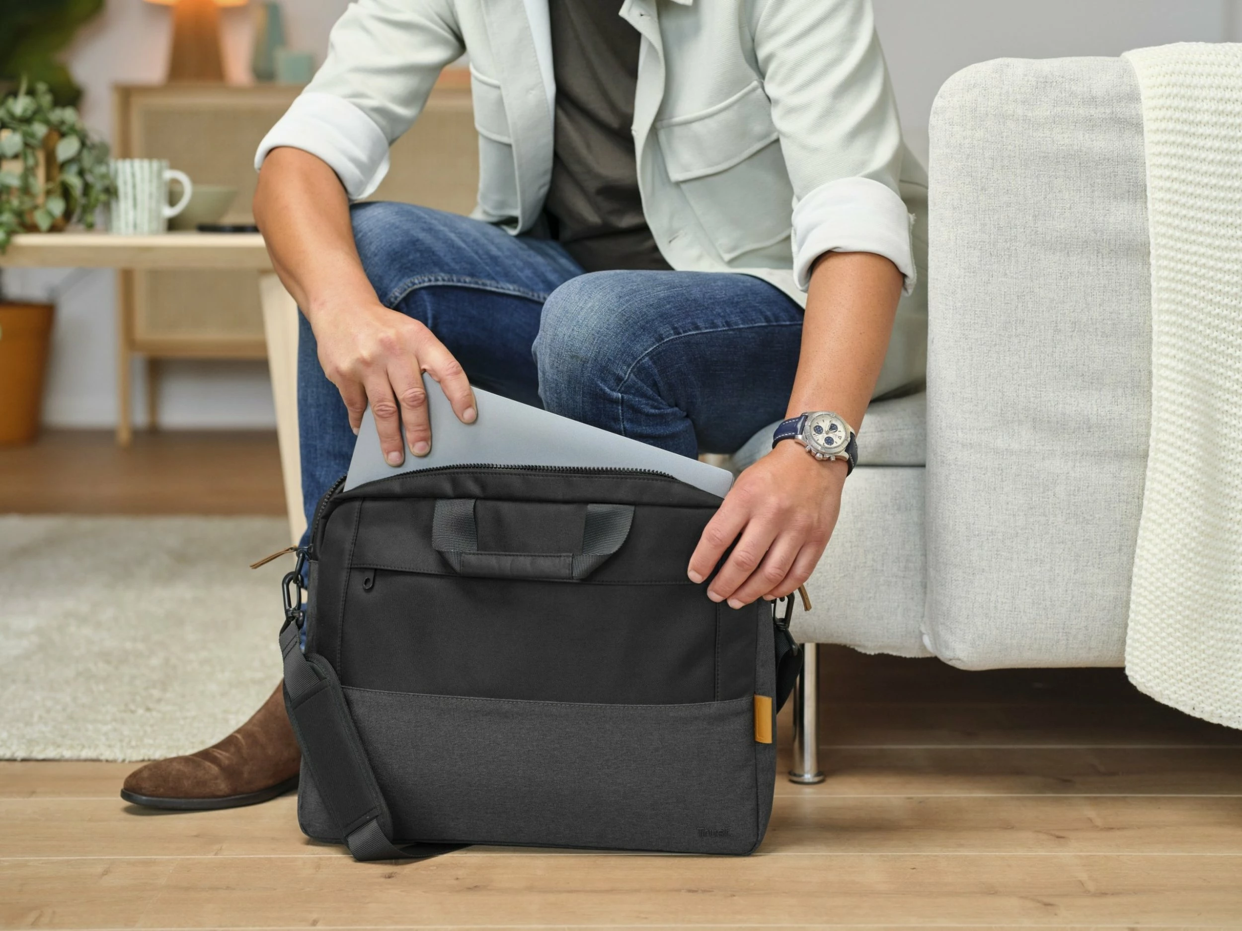Çantë laptopi Trust Lisboa 16", e zezë