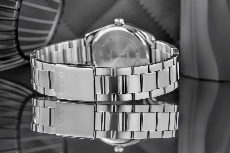 Orë dore për meshkuj Casio MTP-1302PD-1A1VEF, e zezë