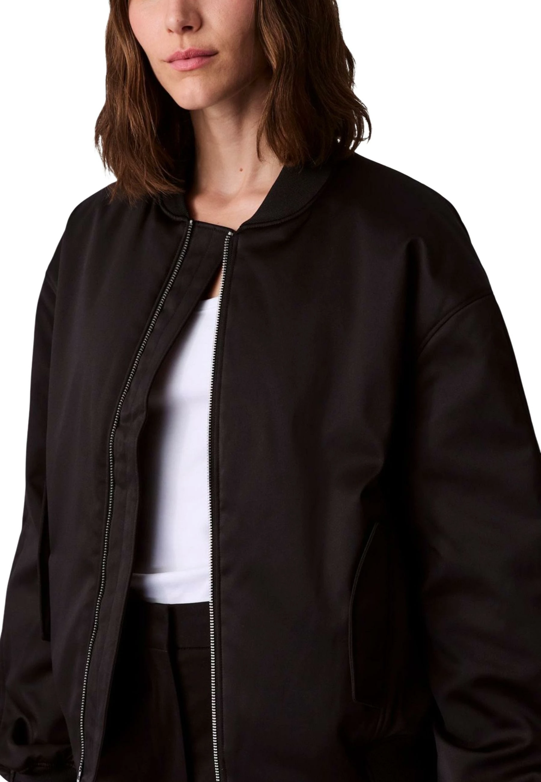 Jakne bomber për femra Calvin Klein Jeans LV044C530G, e zezë [Madhësia: XS]