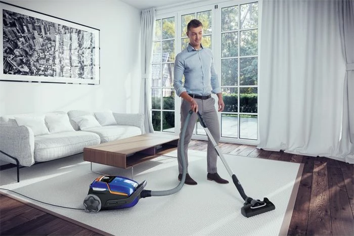 Fshesë me korrent Electrolux UltraOne EUOC94DB 700W 5L me qese s-bag filtër Allergy Plus 66 dB rreze 12 m, Blu