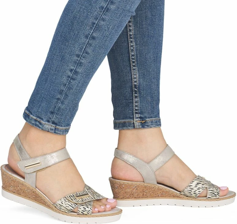 Sandale platforme për femra Remonte R6266-90, të arta