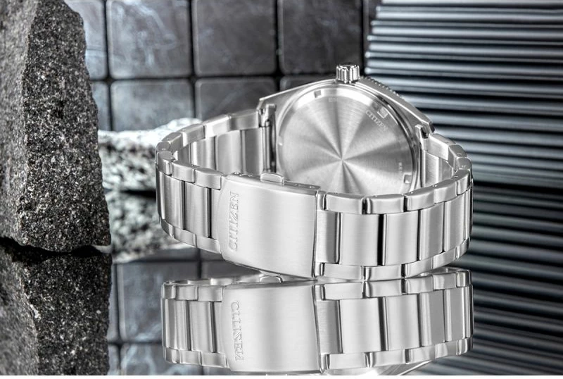 Orë dore sportive meshkuj CITIZEN Marine AW1761-89L, blu e argjendtë, set me kuti