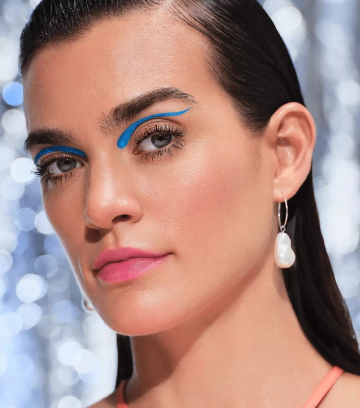 Penel për sy Catrice Disney Pixar Finding Dory Metallic 010 Blue Lagoon, 1,5 ml