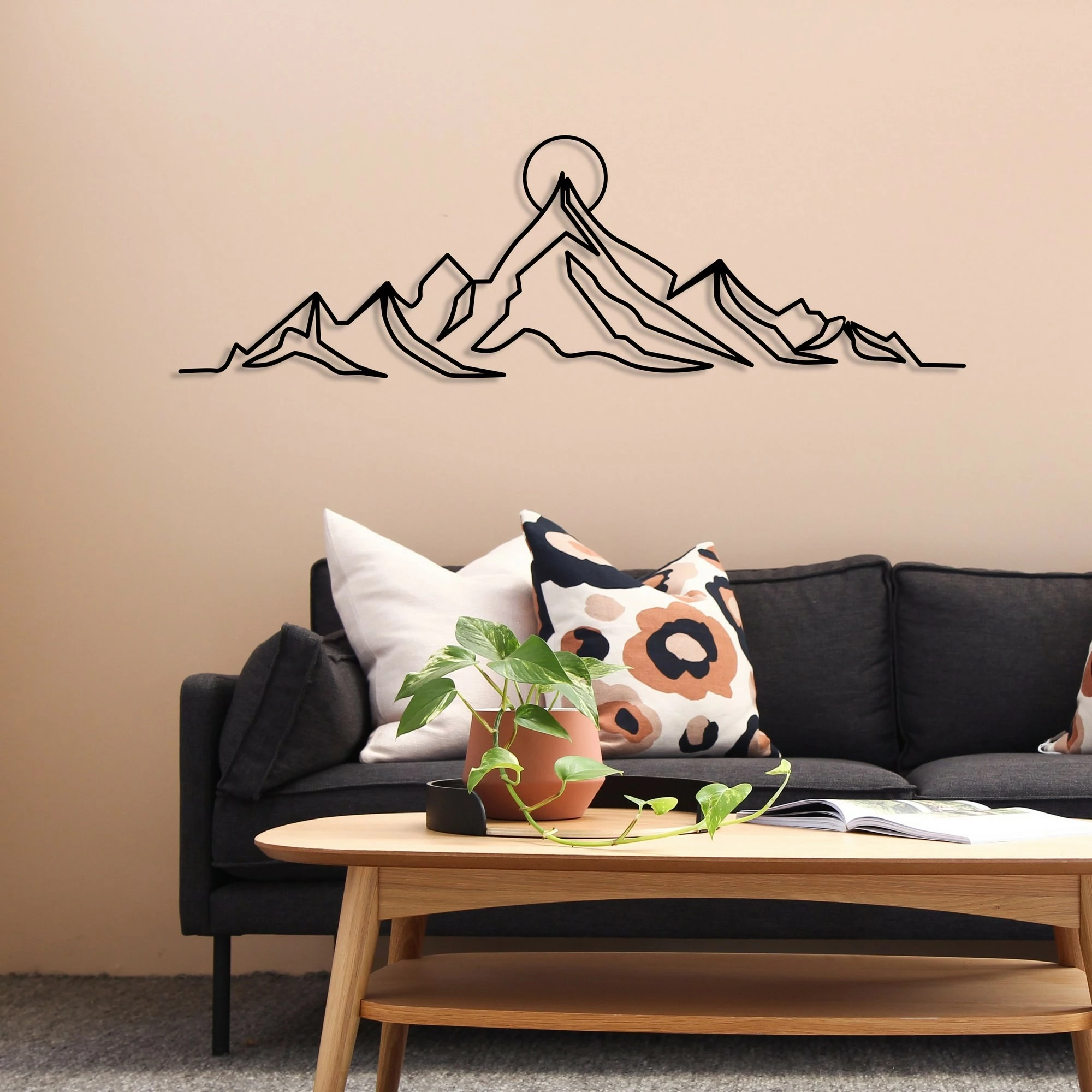 Aksesor dekorativ metalik për mur, Wallity Everest, ngjyrë e zezë, 119.5x37cm