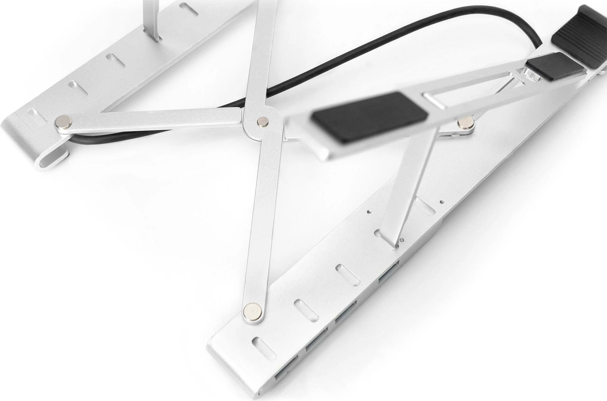 Mbajtës notebook Digitus me USB-C Hub 5 porta, PD, argjendtë