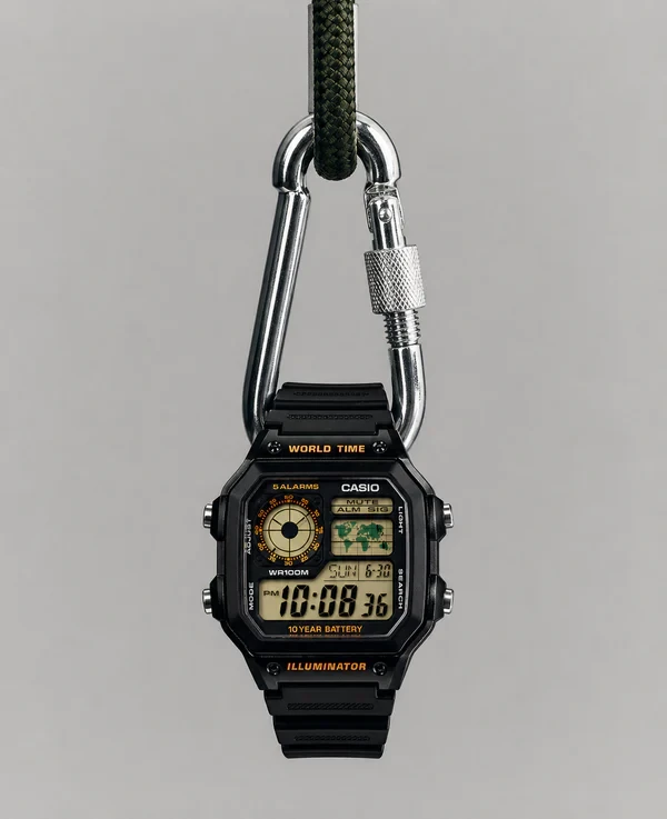 Orë dore Casio AE-1200WH-1BV, e zezë