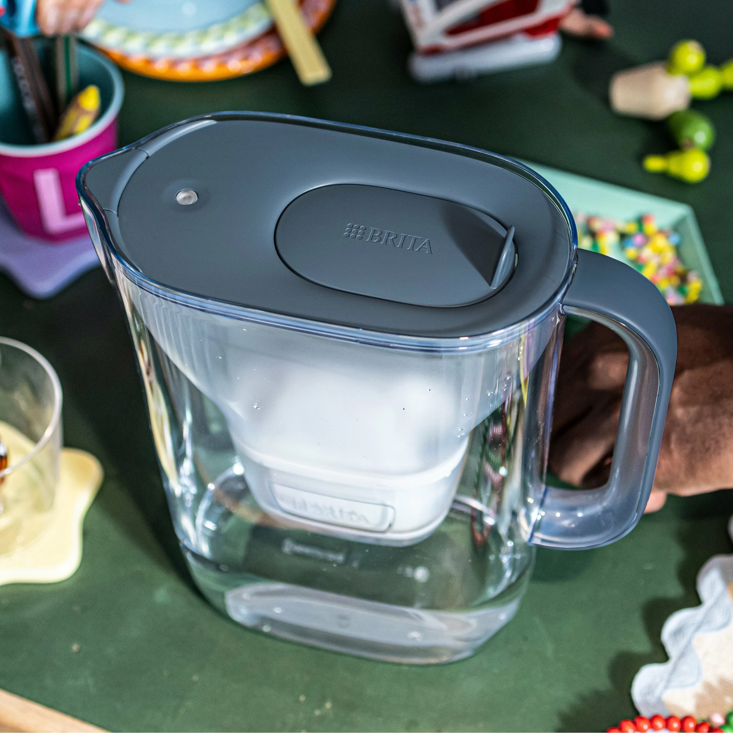Bokall filtrues uji Brita Style Essential 2.4 L + 4 filtra MAXTRA PRO Pure Performance, Graphite