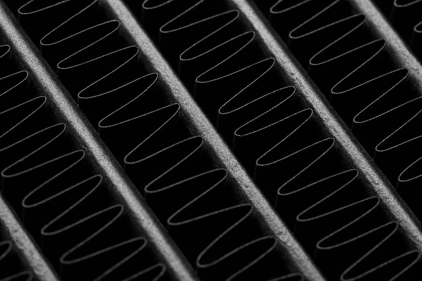 Radiator ftohje me ujë EK Water Blocks EK-Quantum Surface P360M X-Flow 44mm, 8x G1/4, për 3x120mm fanë, i zi