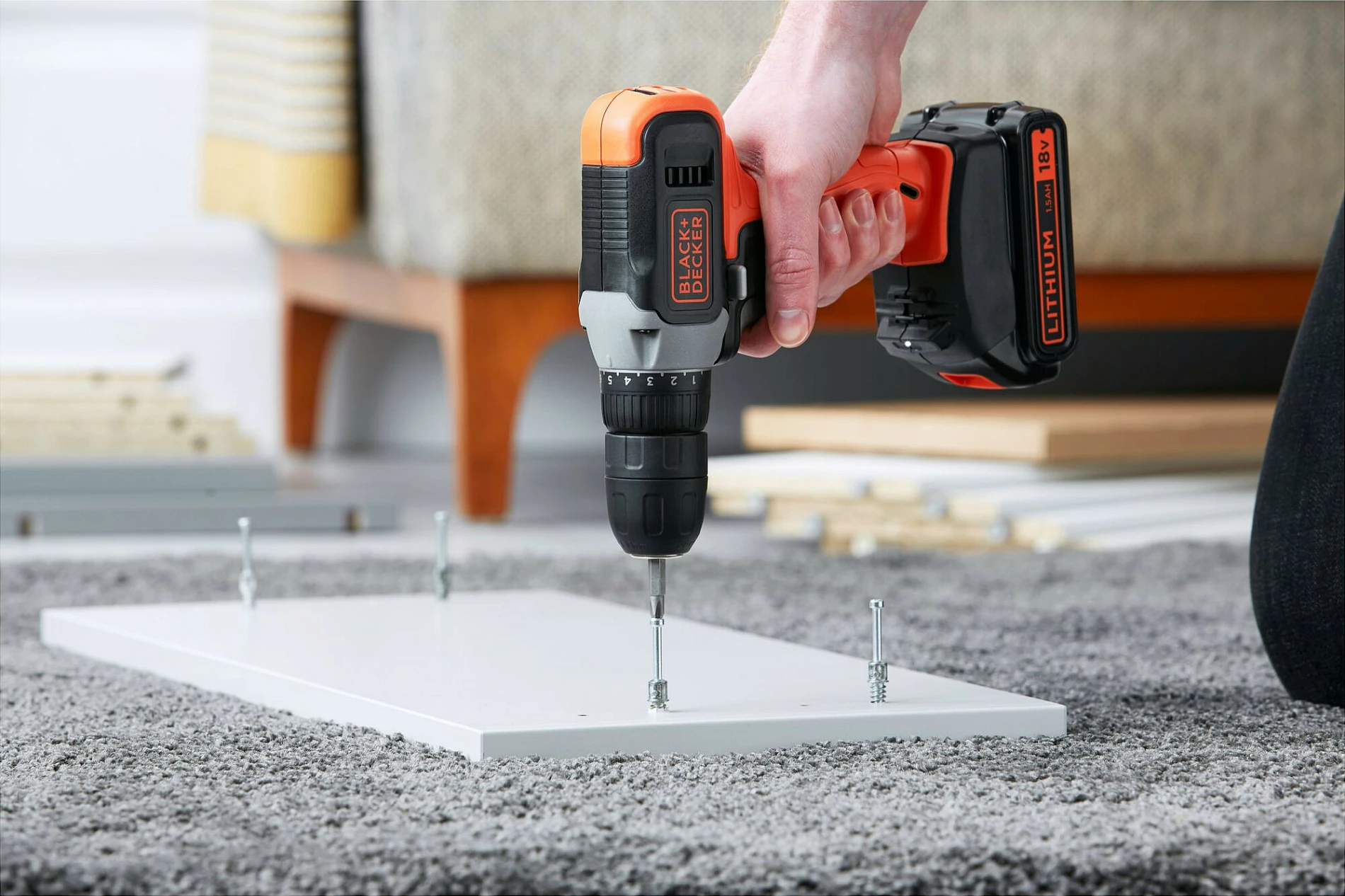 Shpues pistol Black & Decker BCD001C1-QW, 18V, Li-Ion, zi/kuqe