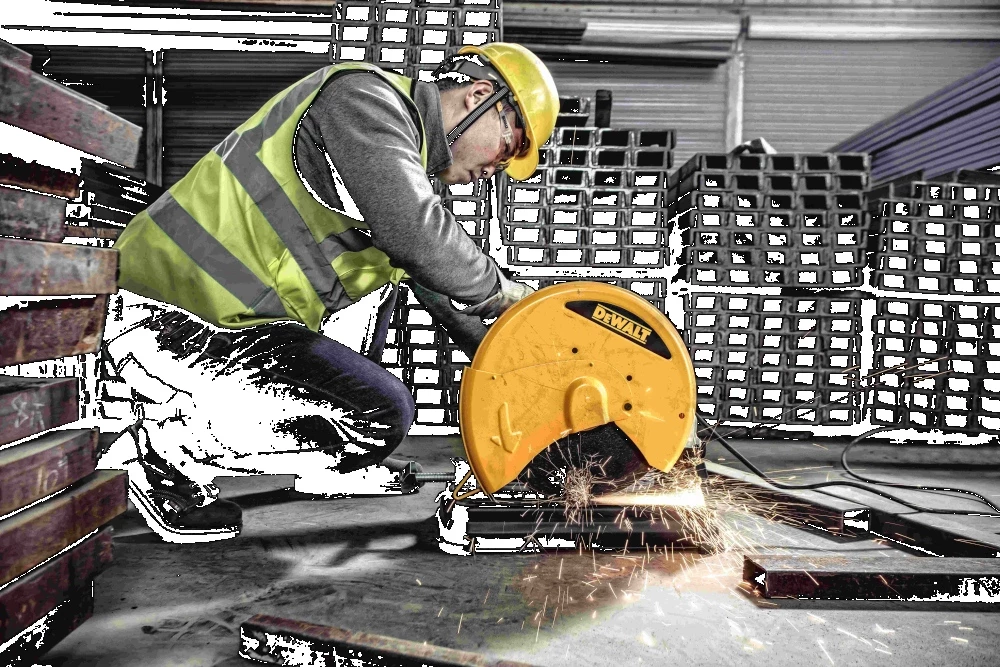 Sharrë stacionare prerëse metali DeWalt D28730, 355 mm, 2300 W, me disk metalik 38T