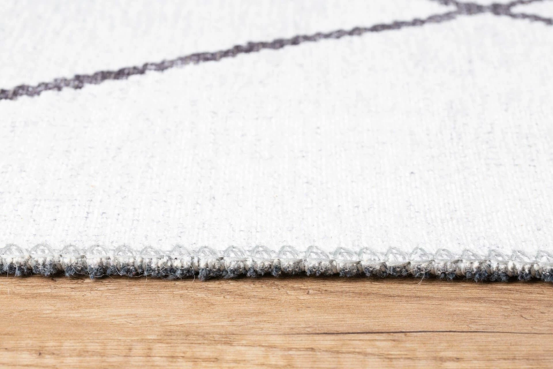 Qilim (150 x 230) Conceptum Hypnose, Soul Chenille - i bardhë AL 338