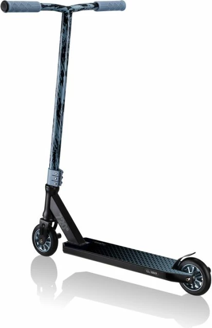 Atlete për stunte Globber, të zeza dhe blu