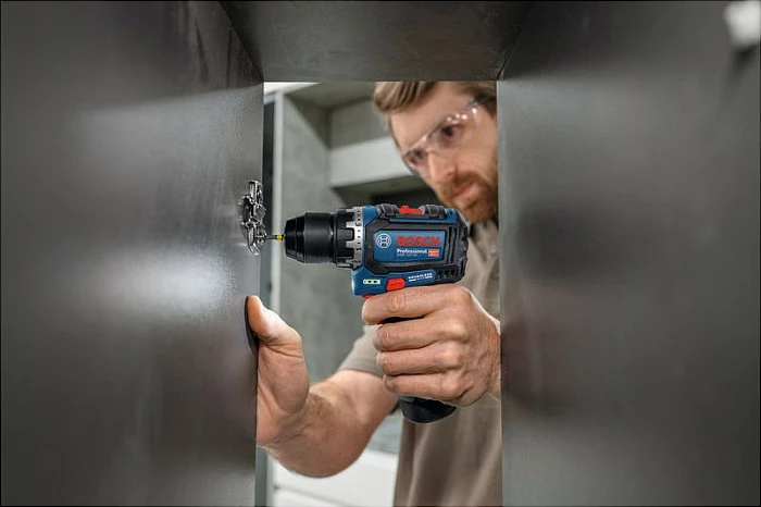 Bormashinë/vidhosëse me bateri Bosch GSR 12V-32 Professional, 12V, 2x 2.0Ah, me çantë, blu/zezë
