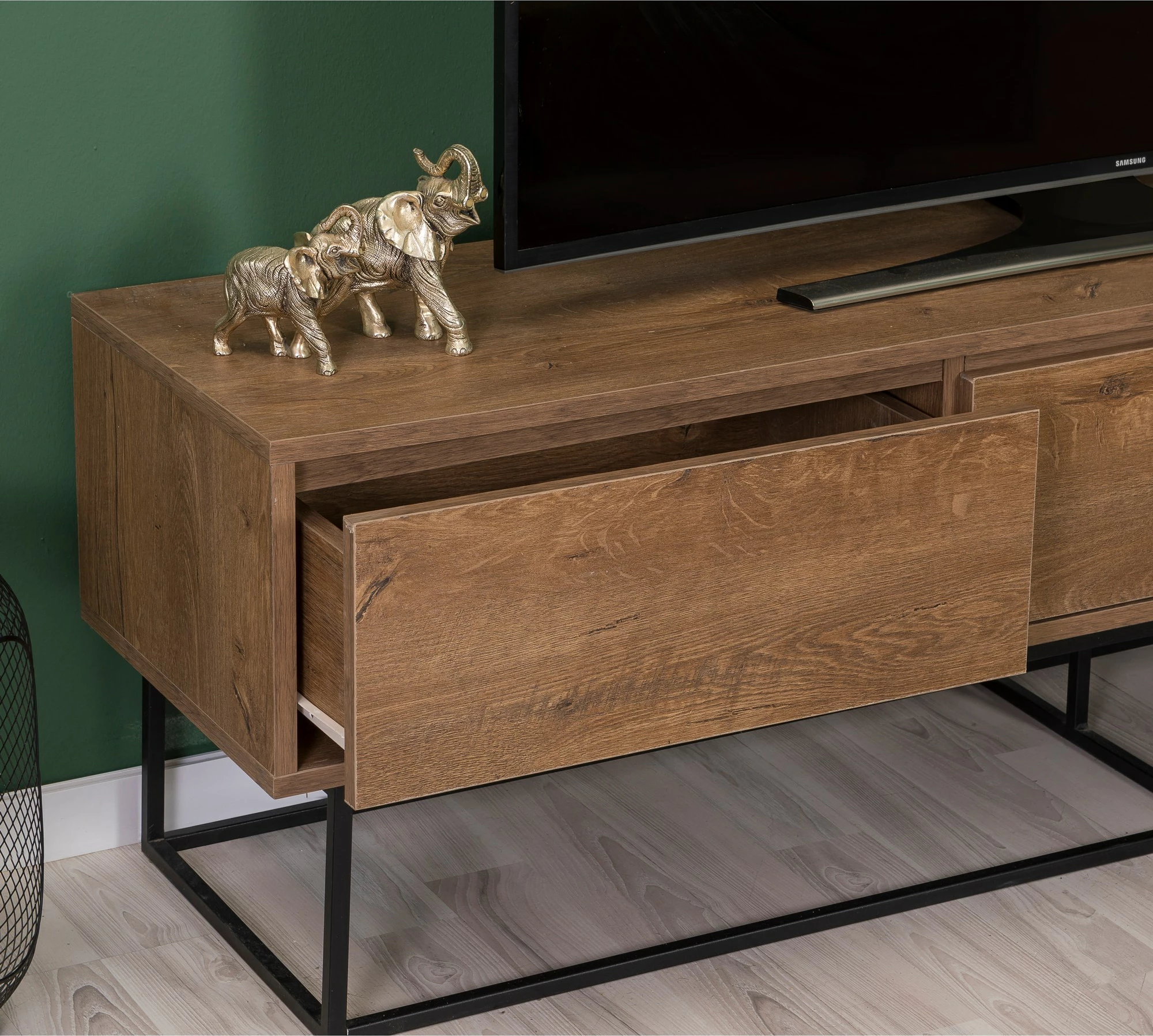 Set mobiljesh për dhomë dite Skye Decor, Laxus Takım 24, ngjyrë arre dhe e zezë