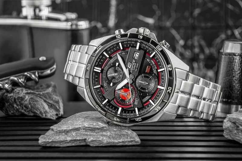 Orë dore për meshkuj CASIO, e zezë