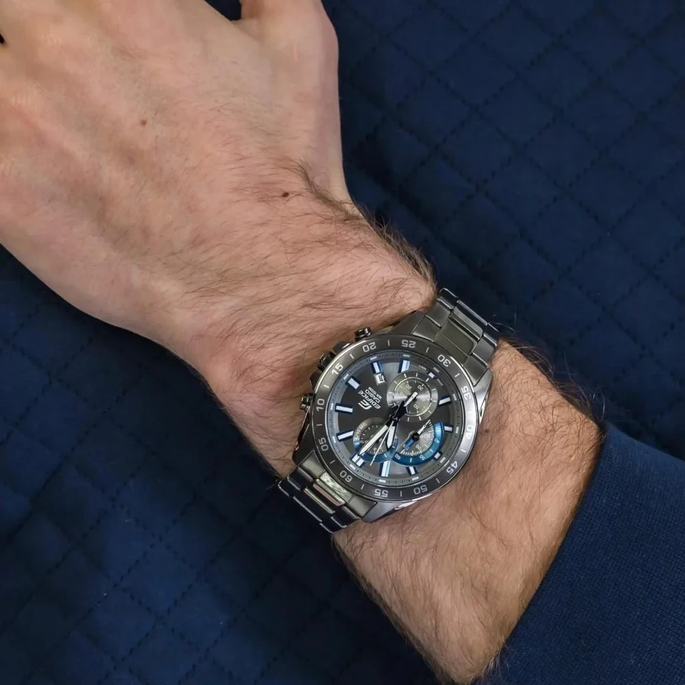 Orë dore Casio Edifice EFV-550GY-8AV, e zezë