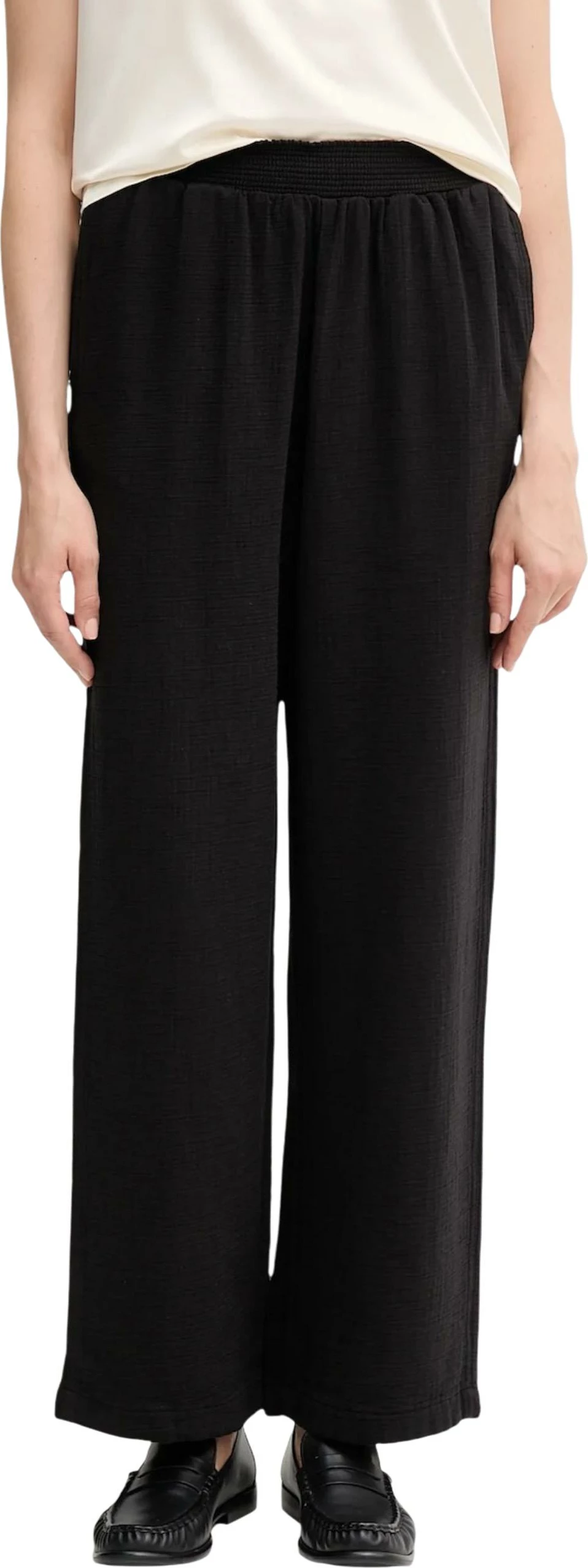 Pantallona për femra Calvin Klein Jeans LV047C636G, të zeza