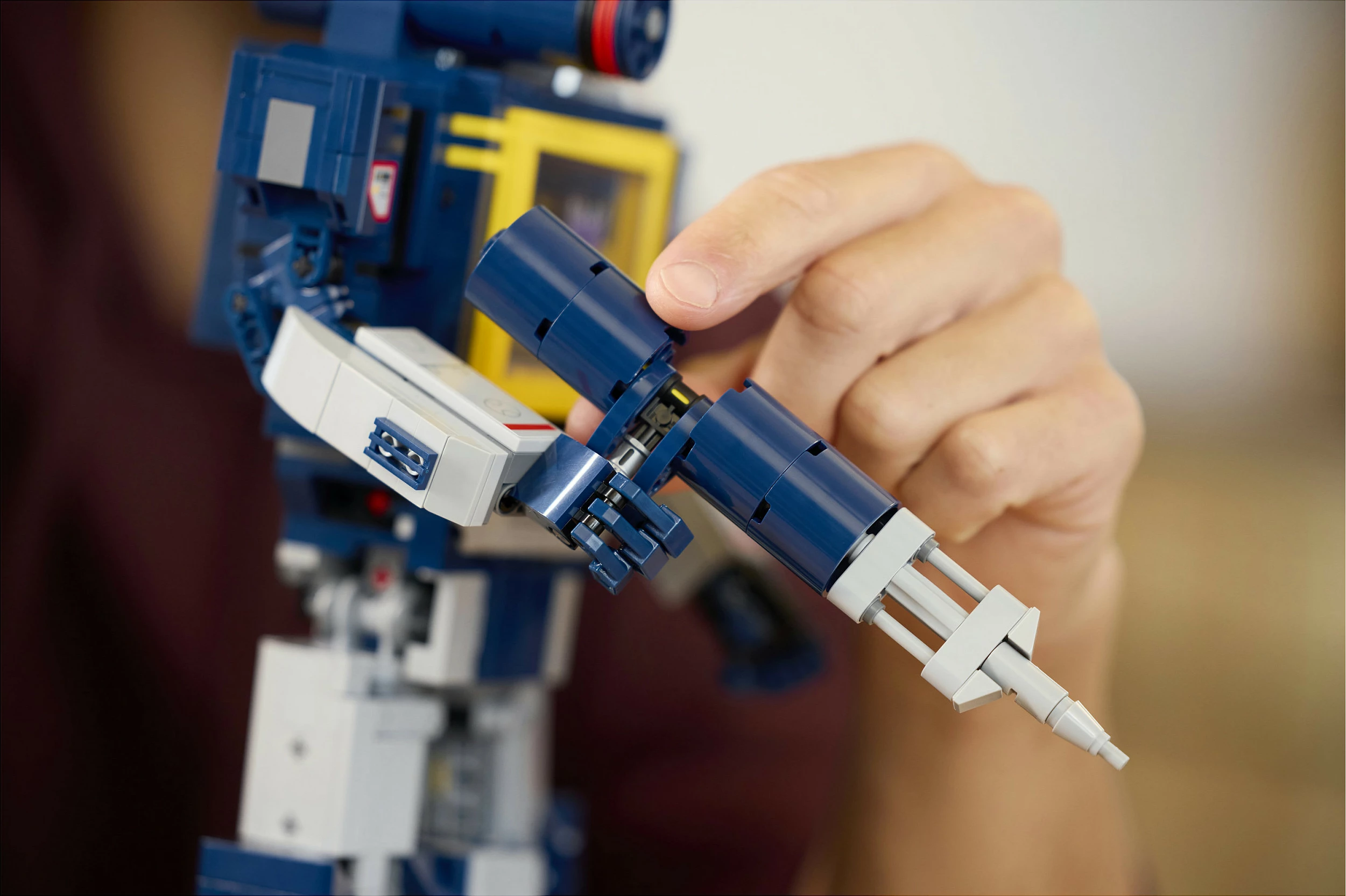 Set ndërtimi LEGO Icons Transformers Soundwave 10358, 1505 pjesë, 18+, multikolor