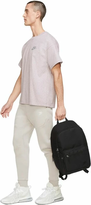 Çantë shpine Nike Heritage Eugene, e zezë