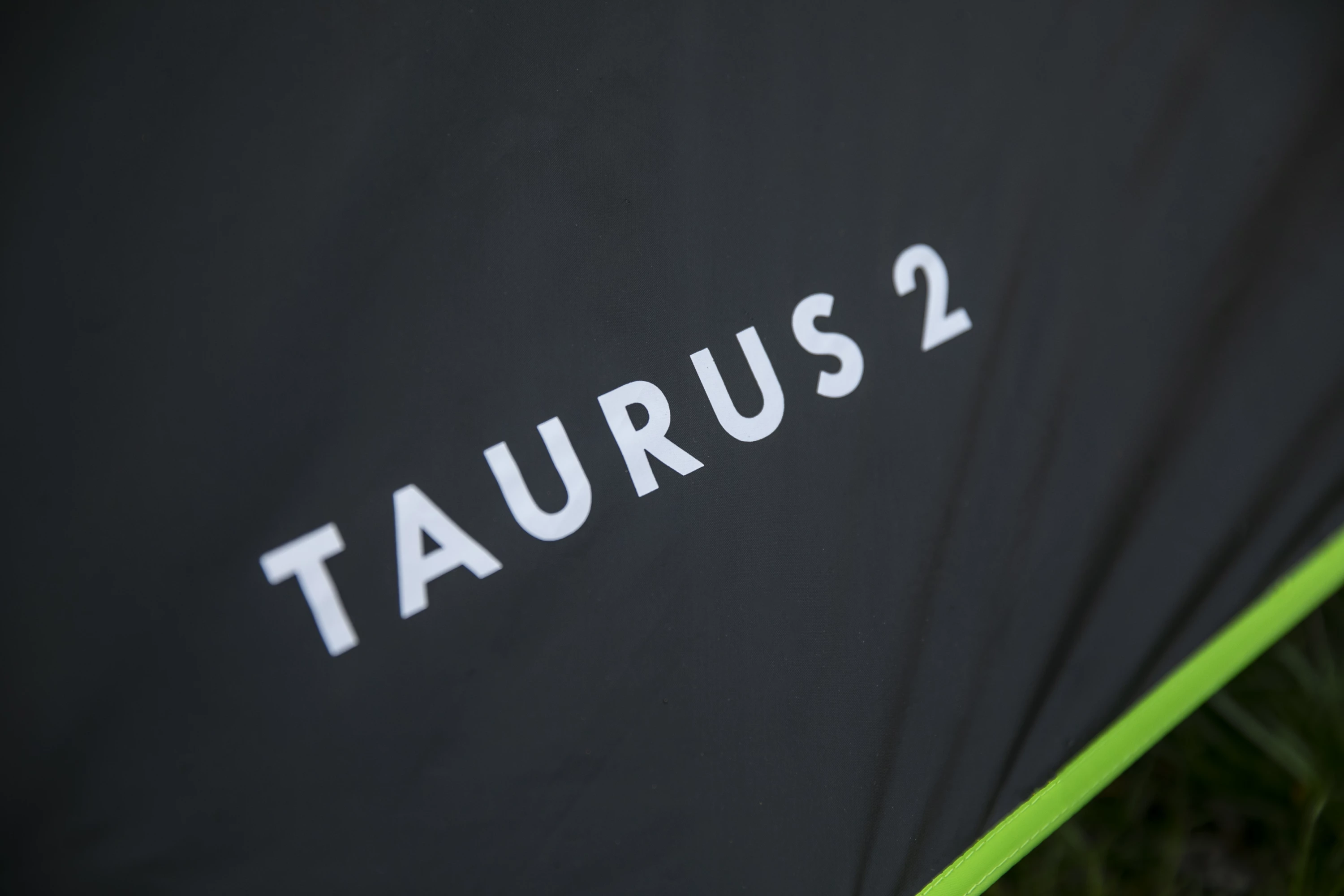 Çadër kampingu Peme Taurus 2, 2-personëshe, dy-shtresore, 3.7 kg, 4000/6000 mm, gri