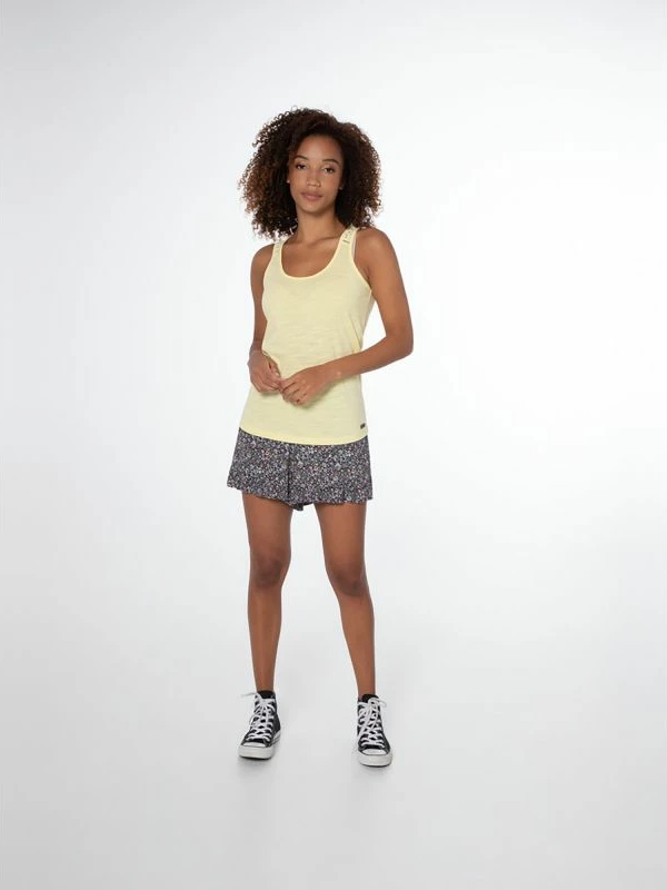 Maicë për femra Protest