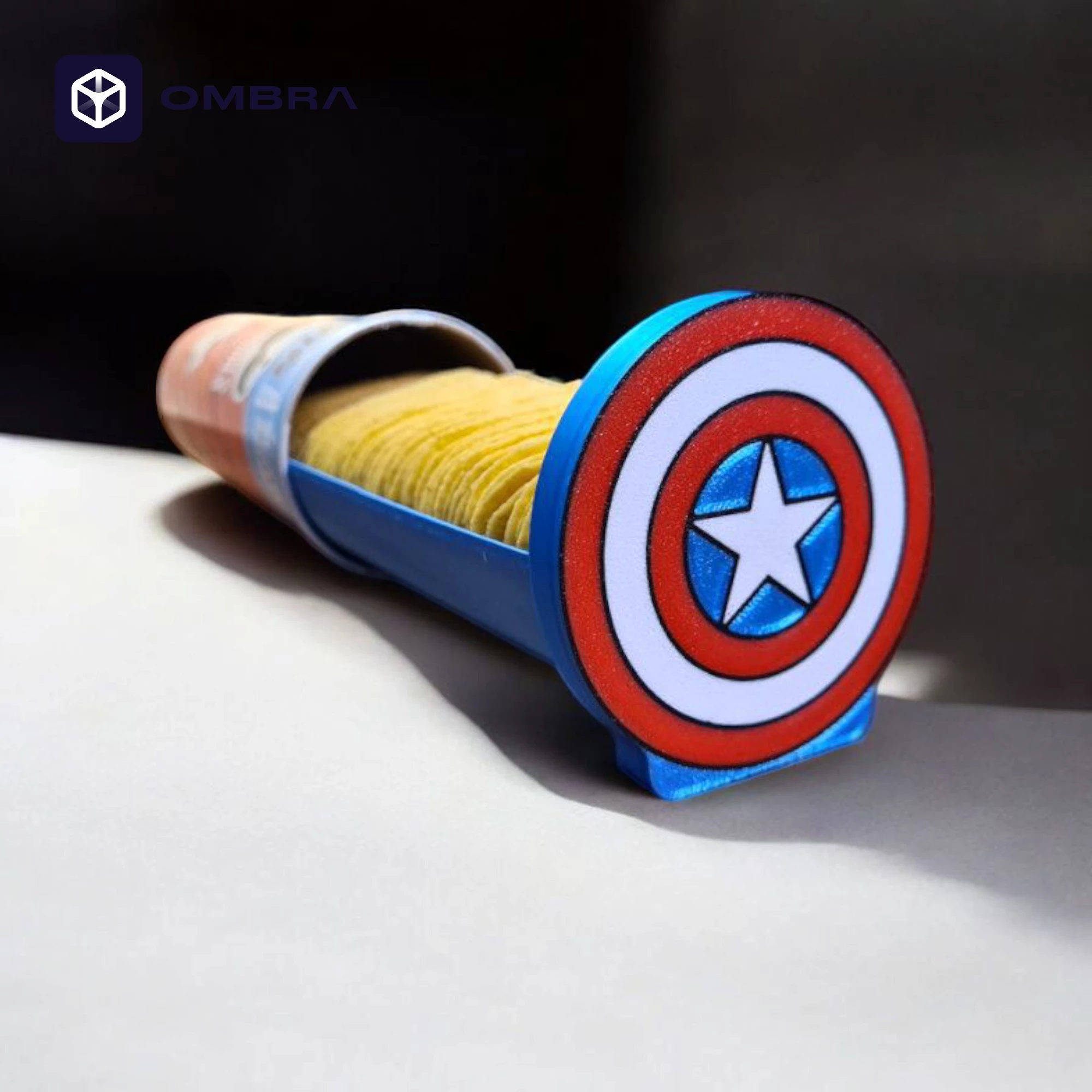 Mbajtëse për snacks (Pringles) në mënyrë kreative, dizajni "Captain America", e zezë