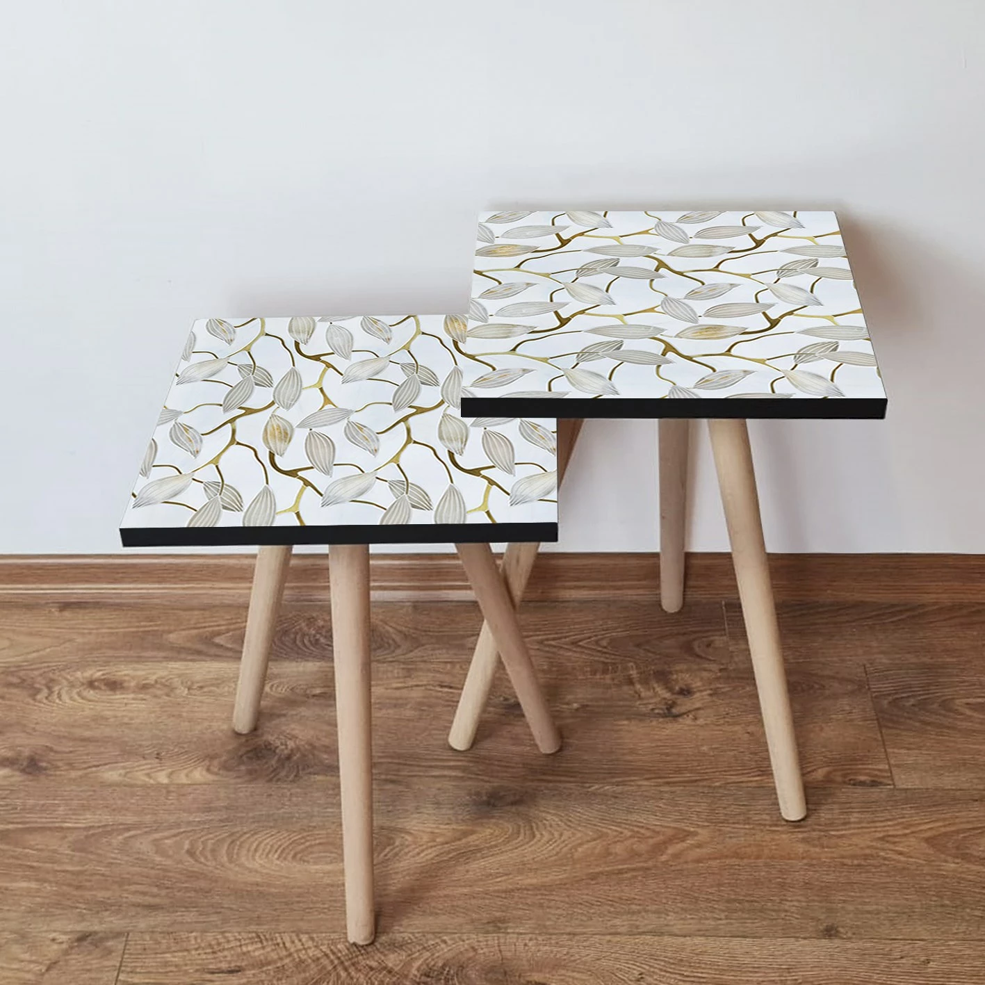 Set tavolinash të mbivendosshme Skye Decor, 2 copë, e bardhë, gri, ari, 2Shp270