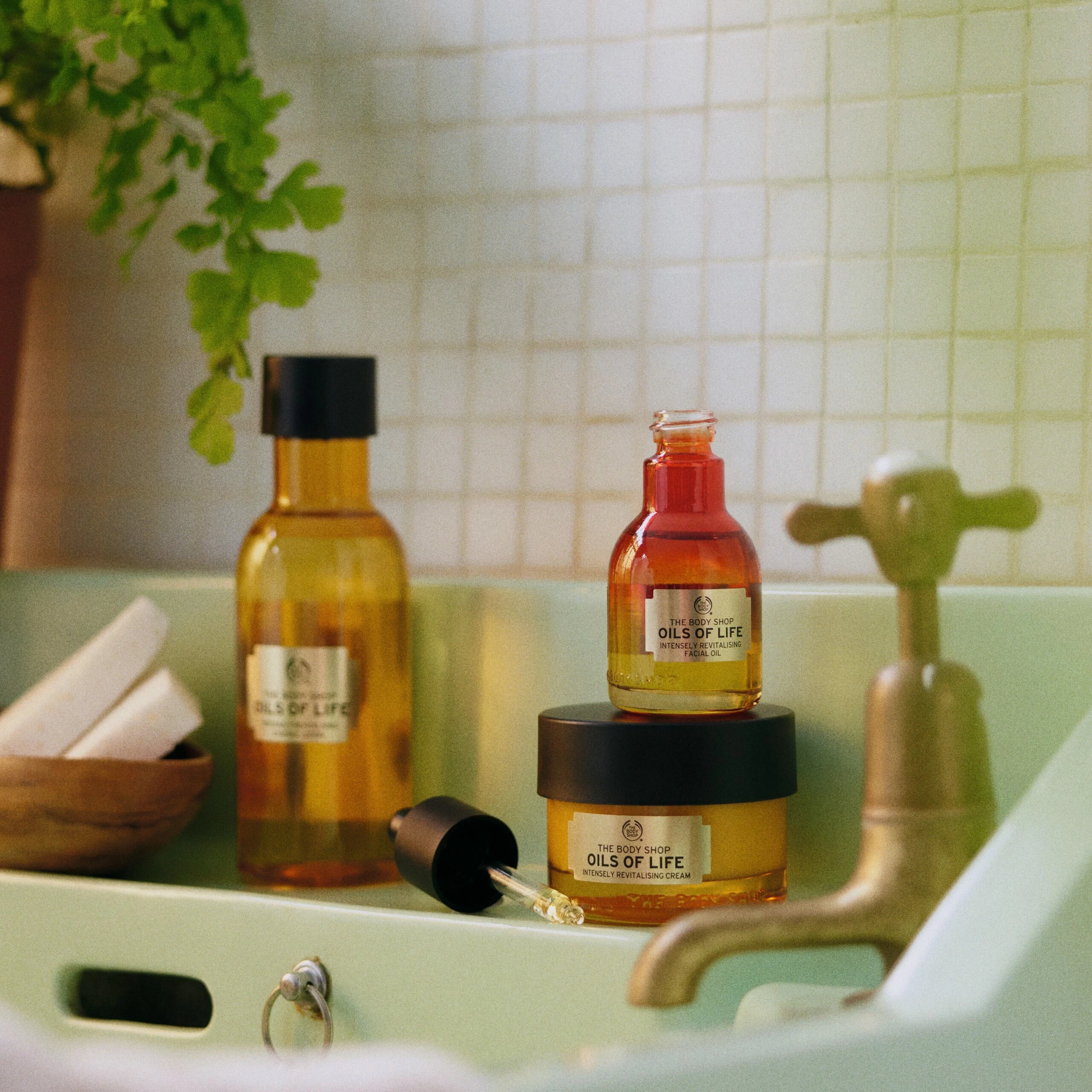 Oils of Life™ -Krem Rigjallërimi Intensiv 50 ML