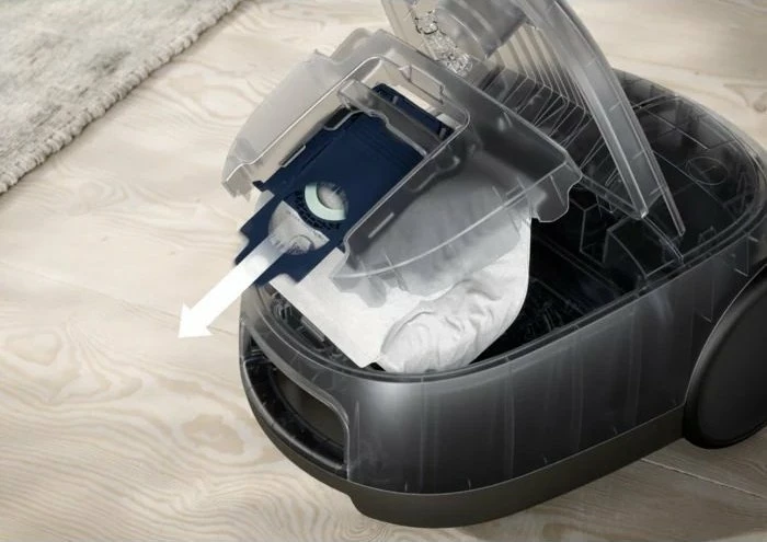 Fshesë me korrent Electrolux EB61C2DBP, me qese 3.5 L, 750 W, kabllo 9 m, gri