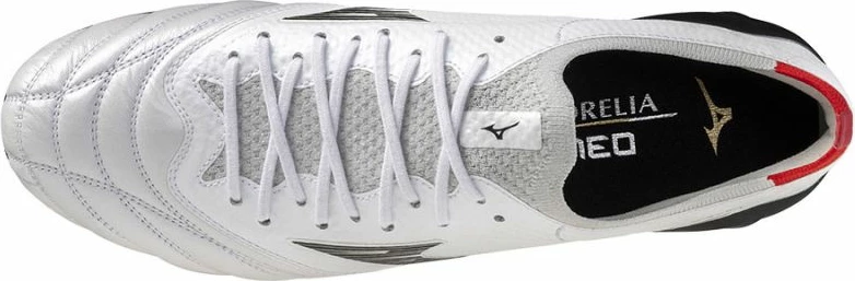 Atlete futbolli për meshkuj Mizuno, të bardha