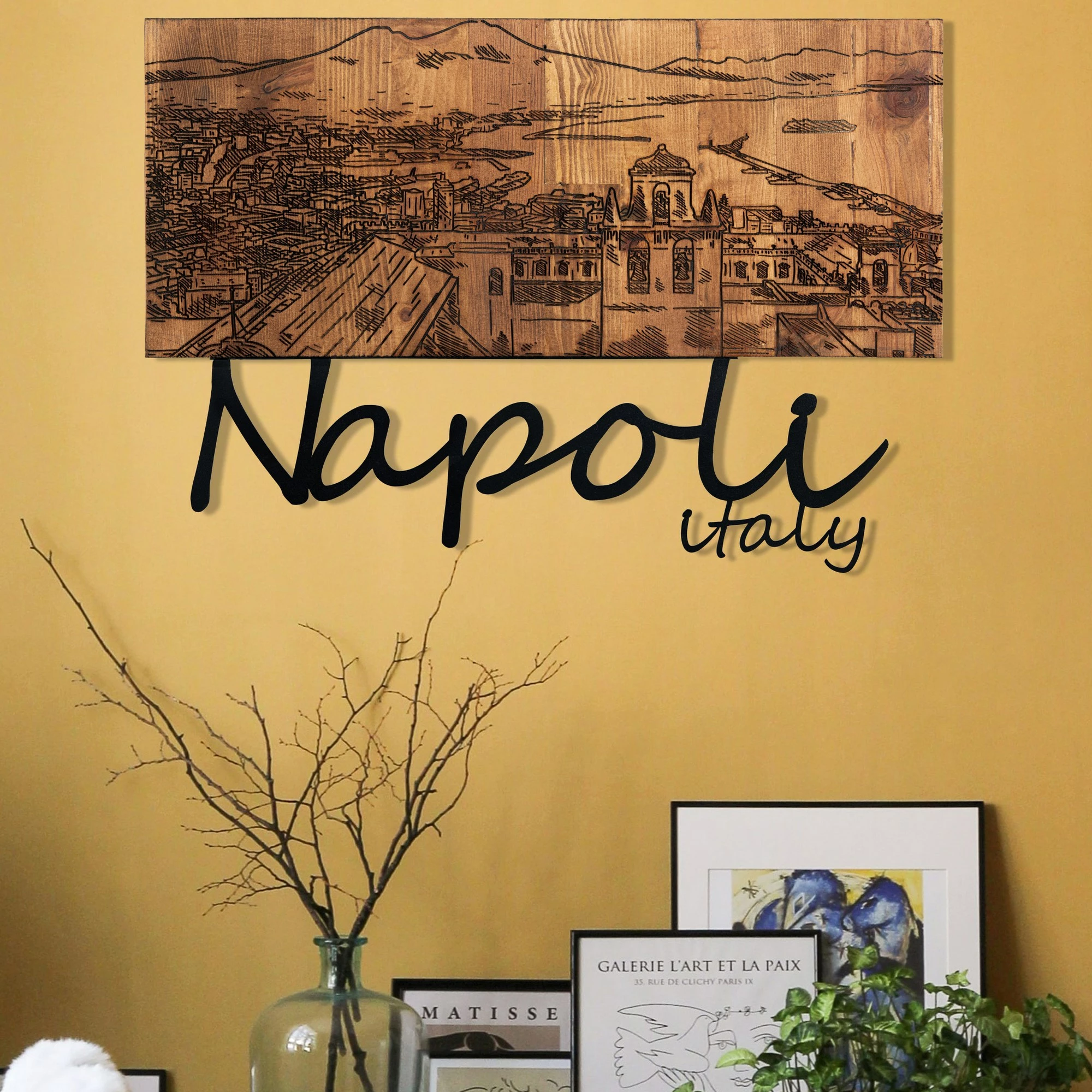 Aksesor dekorativ për mur, dru dhe metal, Napoli, ngjyrë e zezë dhe arre, 58x40cm