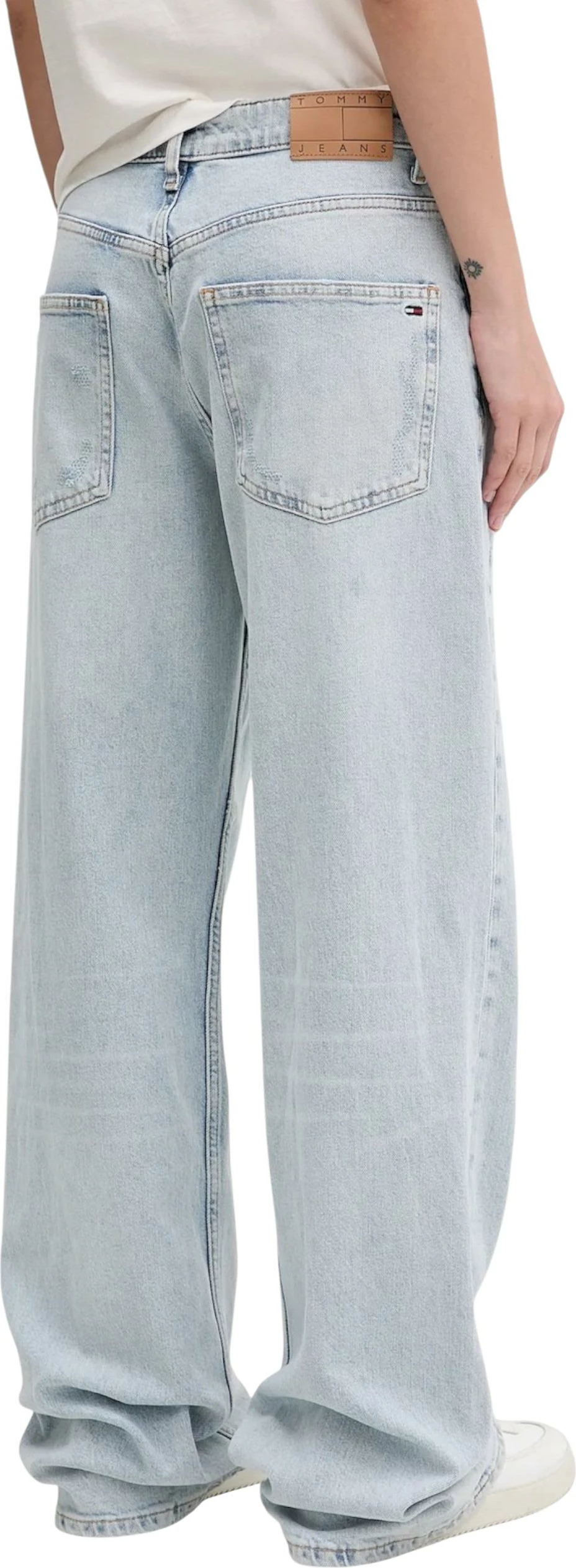 Pantallona xhinse për femra Tommy Hilfiger Jeans MIA MR RLXD STR DI21 DW0DW22139, blu e çelët [Madhësia: W30 L32]