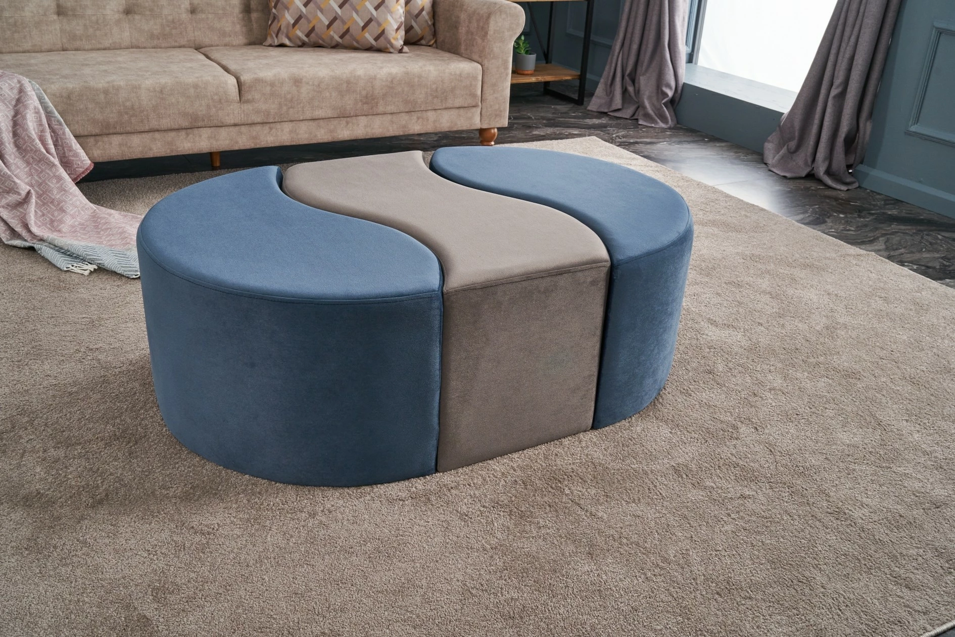 Puf modern Atelier del Sofa, Alya, ngjyrë kaltër dhe mink