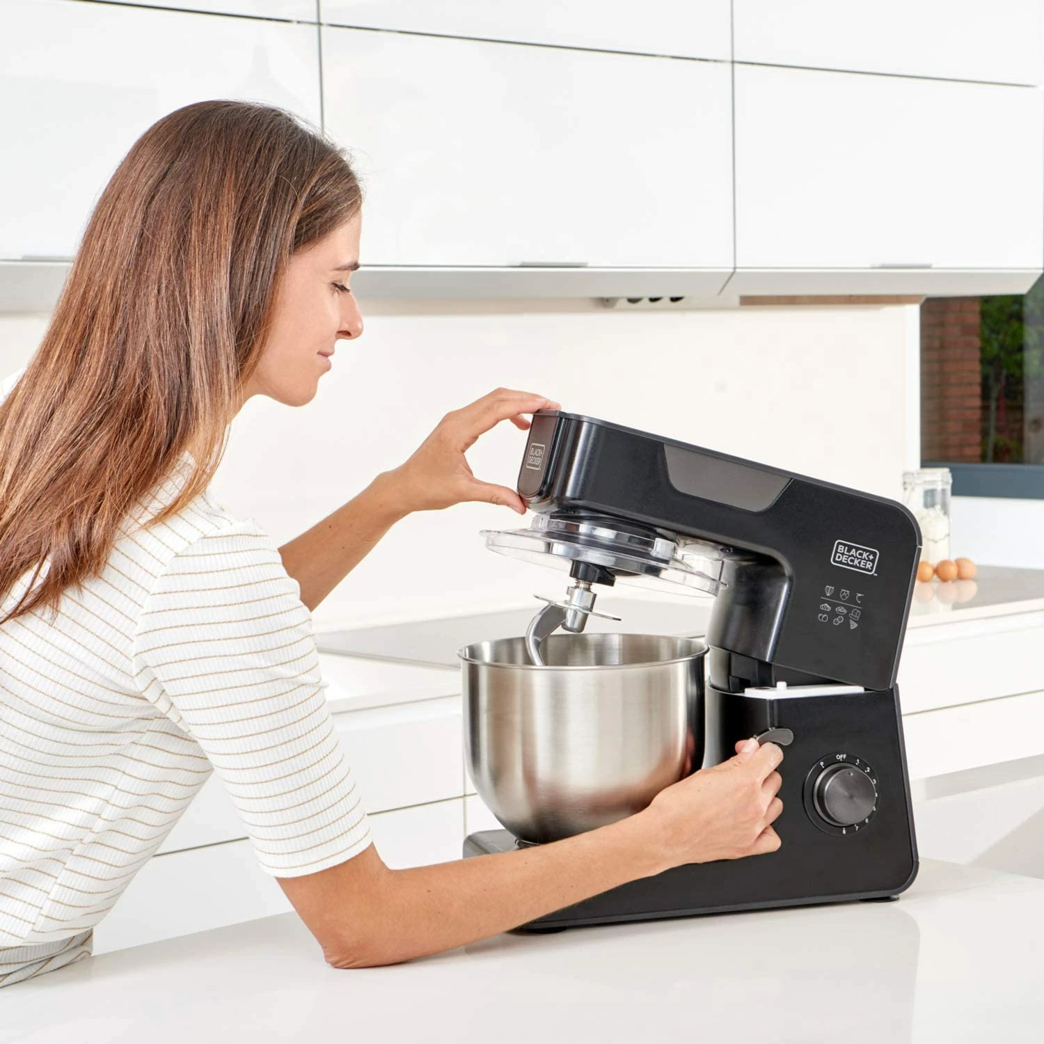Robot kuzhine Black&Decker BXKM1000E 1000W tas inox 5.2L 8 shpejtësi, i zi